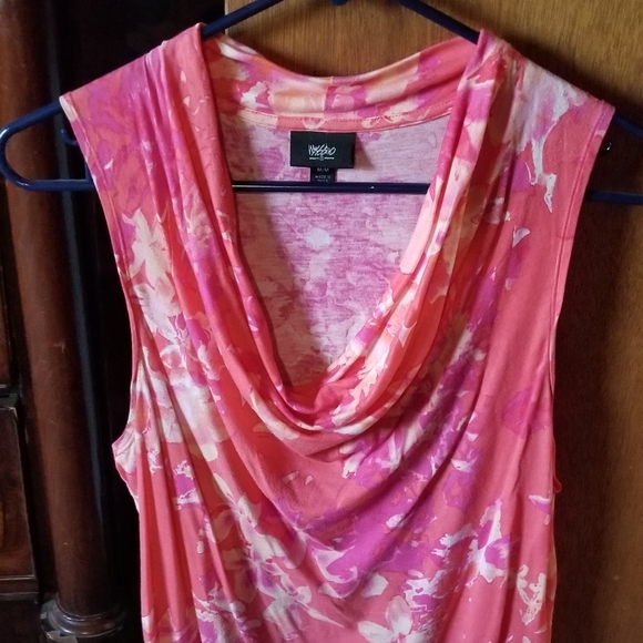 Top - Picture 2 of 3